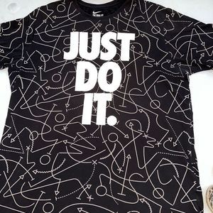 Nike men’s short sleeve pullover T-shirt size 2XL